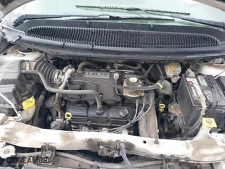 2006 Dodge Grand Caravan SXT with VIN 2D4GP44LX6R900332, listed as a IAAI auction lot 41915331 with 181,707 mi miles. Bid and sale history available at carsss.com. Image 10.