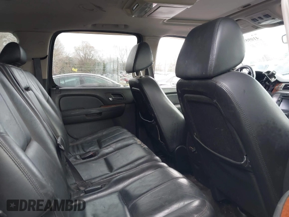 2008 GMC Yukon XL SLT 4SB z VIN 1GKFK16328J230256, wystawiony jako IAAI lot #41095902 z przebiegiem 506 991 mil mil oraz . Historia ofert i sprzedaży dostępna na DreamBid. Obrazek 8.