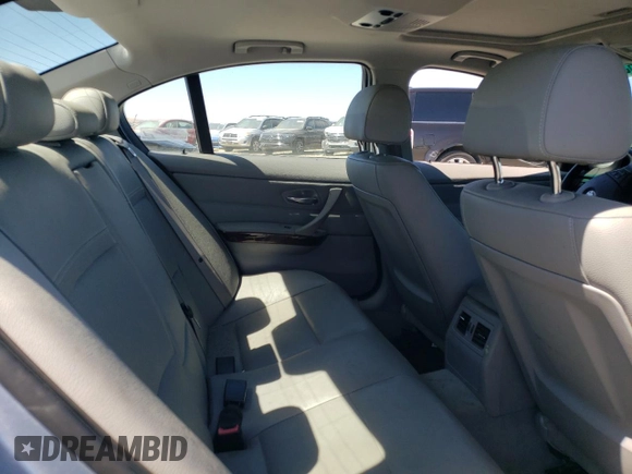2011 BMW 3 Series 328i с VIN WBAPH5C5XBA442287, выставлен на аукционе Copart как лот 57636005 с пробегом Не указан миль и Чистый • Clean title. История ставок и продаж доступна на DreamBid. Изображение 10.