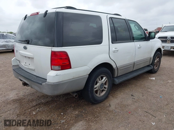 2003 Ford Expedition Special Service with VIN 1FMPU15L13LA66065, listed as a IAAI auction lot 41861536 with 254,362 mi miles. Bid and sale history available at carsss.com. Image 4.