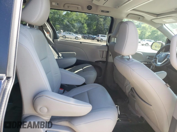 2018 Toyota Sienna XLE Auto Access Seat with VIN 5TDYZ3DC7JS914212, listed as a Copart auction lot 55273805 with 56,082 mi miles and Salvage title. Bid and sale history available at DreamBid. Image 11.