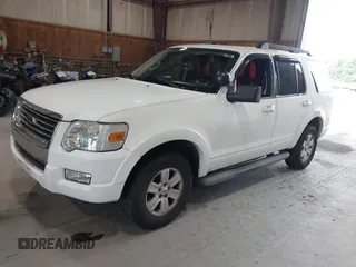 2010 Ford Explorer XLT с VIN 1FMEU7DE6AUA81150, выставлен на аукционе IAAI как лот 42612208 с пробегом 137 367 миль миль и . История ставок и продаж доступна на DreamBid. Изображение 2.