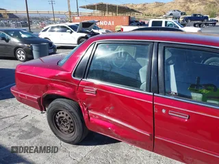1996 Oldsmobile Cutlass Ciera 1SA VX5 z VIN 1G3AJ55M5T6410109, wystawiony jako IAAI lot #41335804 z przebiegiem 119 240 mil mil oraz . Historia ofert i sprzedaży dostępna na DreamBid. Obrazek 6.