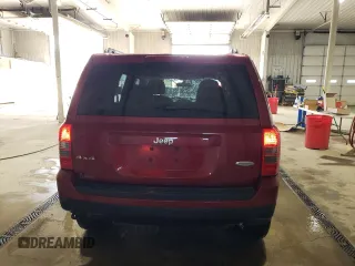 2011 Jeep Patriot Latitude z VIN 1J4NF1GB8BD115274, wystawiony jako Copart lot #56063365 z przebiegiem 154 371 mil mil oraz Szkoda całkowita • Salvage title. Historia ofert i sprzedaży dostępna na DreamBid. Obrazek 6.