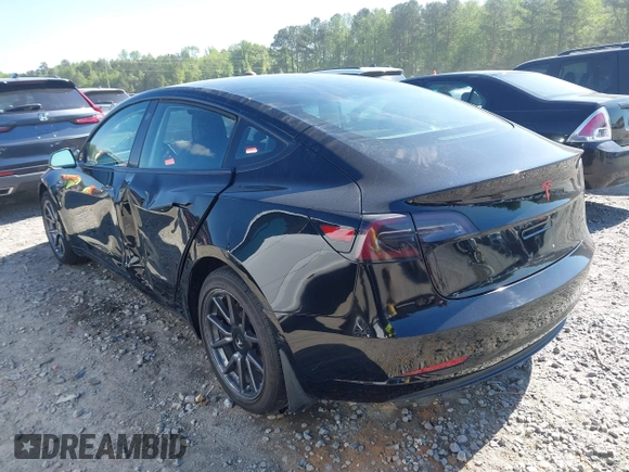 2018 Tesla Model 3 Long Range Battery z VIN 5YJ3E1EA9JF123109, wystawiony jako IAAI lot #42038158 z przebiegiem 133 361 mil mil oraz . Historia ofert i sprzedaży dostępna na DreamBid. Obrazek 3.