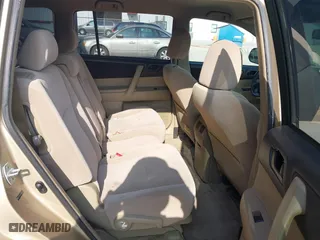 2008 Toyota Highlander with VIN JTEES41A482068313, listed as a IAAI auction lot 41973917 with 262,396 mi miles. Bid and sale history available at carsss.com. Image 8.