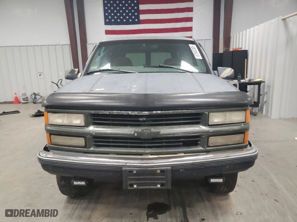 1998 Chevrolet Tahoe with VIN 1GNEK13R7WJ308146, listed as a Copart auction lot 87843305 with 180,920 mi miles and Clean Title. Bid and sale history available at carsss.com. Image 5.