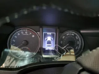 2018 Toyota Tacoma SR z VIN 3TMCZ5AN7JM178223, wystawiony jako Copart lot #49588605 z przebiegiem 179 064 mil mil oraz Szkoda całkowita • Salvage title. Historia ofert i sprzedaży dostępna na DreamBid. Obrazek 9.