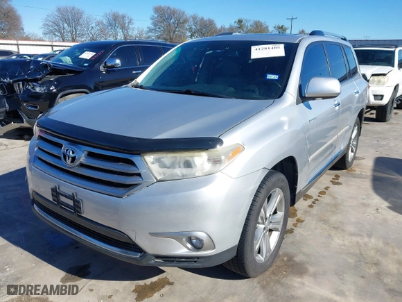 2011 Toyota Highlander Limited with VIN 5TDYK3EH0BS035151, listed as a IAAI auction lot 41281405 with 104,582 mi miles. Bid and sale history available at carsss.com. Image 19.