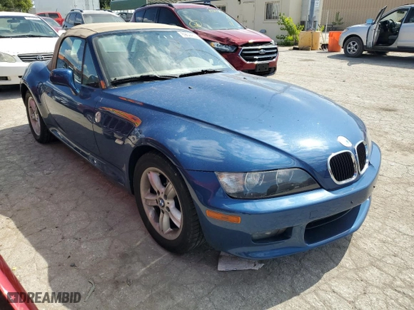 2001 BMW Z3 2.5i with VIN WBACN33421LM01058, listed as a Copart auction lot 69644504 with 31,198 mi miles and Salvage Title. Bid and sale history available at carsss.com. Image 4.