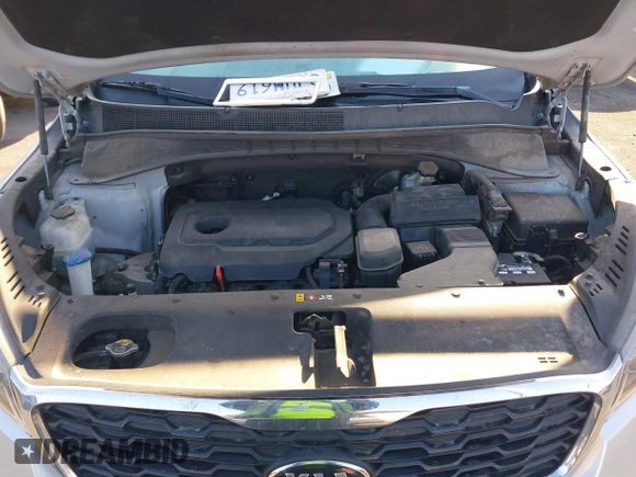 2019 Kia Sorento L with VIN 5XYPG4A30KG575383, listed as a IAAI auction lot 41958901 with 102,797 mi miles. Bid and sale history available at carsss.com. Image 10.