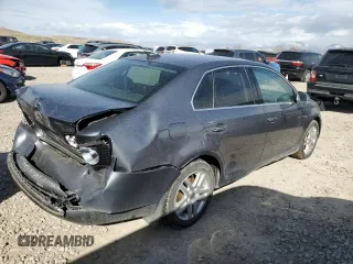 2005 Volkswagen Jetta 2.5L with VIN 3VWDF71K55M637198, listed as a Copart auction lot 47421405 with 254,883 mi miles and Salvage title. Bid and sale history available at DreamBid. Image 3.