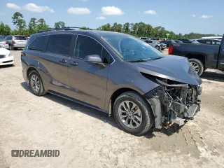 2024 Toyota Sienna LE z VIN 5TDKRKEC0RS186405, wystawiony jako Copart lot #56057695 z przebiegiem 36 184 mil mil oraz Szkoda całkowita • Salvage title. Historia ofert i sprzedaży dostępna na DreamBid. Obrazek 4.