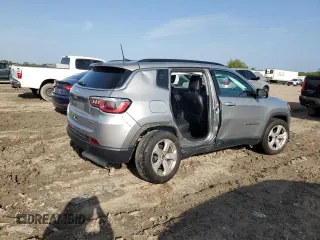 2019 Jeep Compass Latitude z VIN 3C4NJCBB2KT855811, wystawiony jako Copart lot #56063745 z przebiegiem 59 592 mil mil oraz Szkoda całkowita • Salvage title. Historia ofert i sprzedaży dostępna na DreamBid. Obrazek 3.