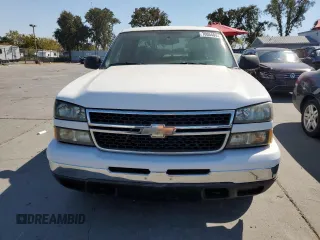 2006 Chevrolet Silverado 1500 LT1 with VIN 1GCEC19T16Z137825, listed as a Copart auction lot 70054844 with 64,477 mi miles and Salvage Title. Bid and sale history available at DreamBid. Image 5.