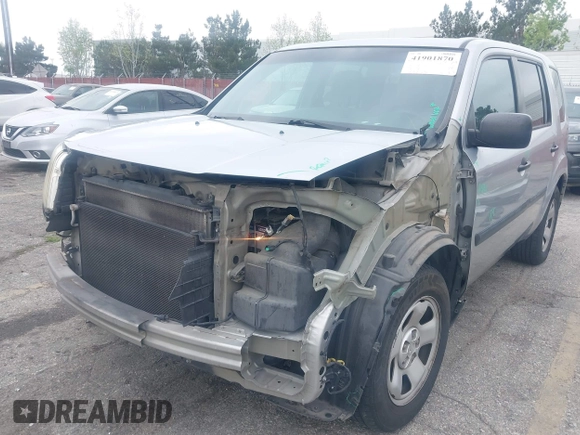 2015 Honda Pilot LX with VIN 5FNYF3H21FB010426, listed as a IAAI auction lot 41901870 with 184,113 mi miles and . Bid and sale history available at carsss.com. Image 6.