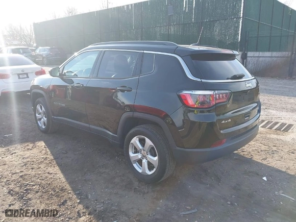 2019 Jeep Compass Latitude with VIN 3C4NJDBB9KT828935, listed as a IAAI auction lot 41865492 with 102,744 mi miles. Bid and sale history available at carsss.com. Image 3.