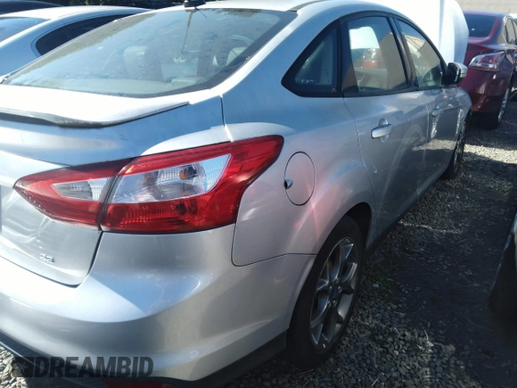 2013 Ford Focus SE with VIN 1FADP3F26DL235990, listed as a IAAI auction lot 41759160 with 120,715 mi miles. Bid and sale history available at carsss.com. Image 4.