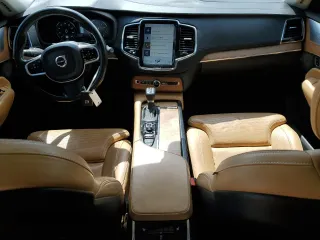 2016 Volvo XC90 T6 Inscription z VIN YV4A22PL4G1027827, wystawiony jako Copart lot #56332285 z przebiegiem 140 281 mil mil oraz Szkoda całkowita • Salvage title. Historia ofert i sprzedaży dostępna na DreamBid. Obrazek 8.