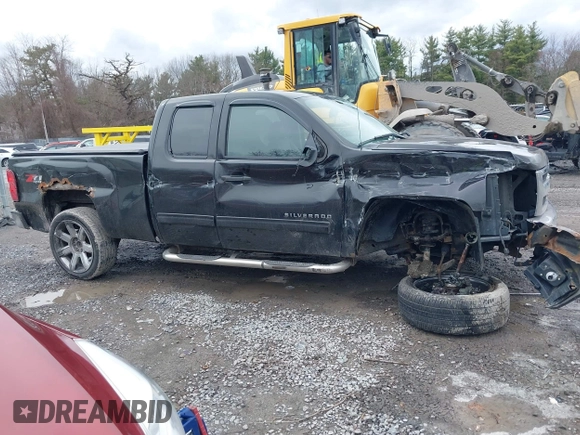 2011 Chevrolet Silverado 1500 LT with VIN 1GCRKSE39BZ300084, listed as a IAAI auction lot 41943867 with 157,056 mi miles and . Bid and sale history available at DreamBid. Image 13.