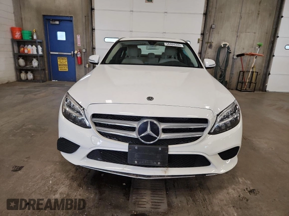2019 Mercedes-Benz C 300 with VIN 55SWF8EB4KU301052, listed as a Copart auction lot 58484355 with 52,917 mi miles and Salvage title. Bid and sale history available at DreamBid. Image 5.