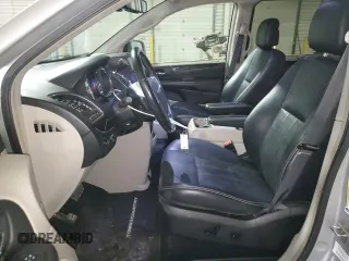2011 Chrysler Town & Country Touring L with VIN 2A4RR8DG8BR744662, listed as a Copart auction lot 42013515 with 139,393 mi miles and Clean Title. Bid and sale history available at DreamBid. Image 7.