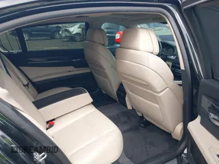 2010 BMW 7 Series 750Li с VIN WBAKB8C55ACY63172, выставлен на аукционе IAAI как лот 42130636 с пробегом 111 276 миль миль и . История ставок и продаж доступна на DreamBid. Изображение 8.