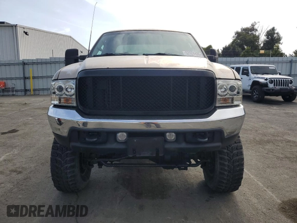 2001 Ford Super Duty F-250 XL with VIN 1FTNX21S51EA42259, listed as a Copart auction lot 52824435 with 183,134 mi miles and Salvage Title. Bid and sale history available at carsss.com. Image 5.
