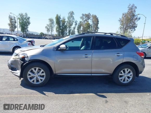 2011 Nissan Murano LE z VIN JN8AZ1MU8BW064756, wystawiony jako IAAI lot #41967871 z przebiegiem 183 378 mil mil oraz . Historia ofert i sprzedaży dostępna na DreamBid. Obrazek 14.