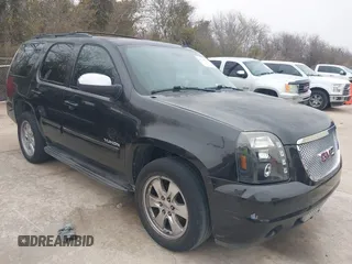 2011 GMC Yukon SLE with VIN 1GKS1AE00BR152741, listed as a IAAI auction lot 41746936 with 223,940 mi miles. Bid and sale history available at carsss.com. Image 1.