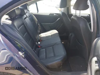 2014 Volkswagen Jetta SE z VIN 3VWD17AJ1EM303577, wystawiony jako IAAI lot #42436160 z przebiegiem 113 086 mil mil oraz . Historia ofert i sprzedaży dostępna na DreamBid. Obrazek 8.