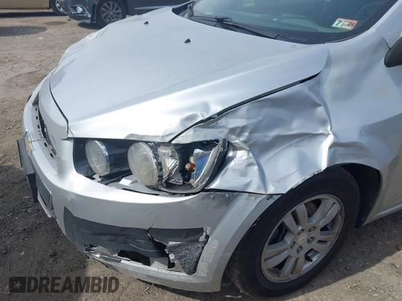 2014 Chevrolet Sonic LT с VIN 1G1JC5SH6E4153549, выставлен на аукционе IAAI как лот 41675769 с пробегом 149 038 миль миль и . История ставок и продаж доступна на DreamBid. Изображение 14.