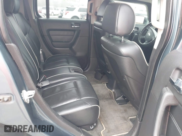2007 Hummer H3 SUV with VIN 5GTDN13E178106008, listed as a IAAI auction lot 41114010 with 172,695 mi miles. Bid and sale history available at carsss.com. Image 8.