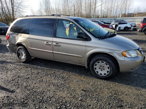 2002 Chrysler Town & Country LX with VIN 2C4GP44352R755546, listed as a Copart auction lot 83494014 with 210,781 mi miles and Salvage Title. Bid and sale history available at carsss.com. Image 4.