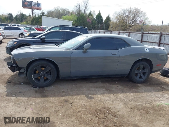 2018 Dodge Challenger SXT z VIN 2C3CDZAG9JH229506, wystawiony jako IAAI lot #41915902 z przebiegiem 145 486 mil mil oraz . Historia ofert i sprzedaży dostępna na DreamBid. Obrazek 15.