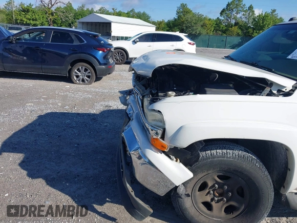 2005 Chevrolet Suburban LS with VIN 3GNEC16Z05G125924, listed as a IAAI auction lot 42241502 with 204,435 mi miles and . Bid and sale history available at DreamBid. Image 6.