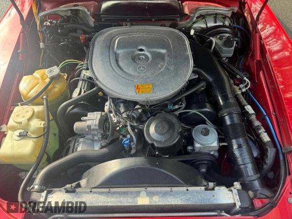 1987 Mercedes-Benz 560 SL z VIN WDBBA48D8HA065591, wystawiony jako Copart lot #73538474 z przebiegiem 119 516 mil mil oraz Czysty tytuł • Clean title. Historia ofert i sprzedaży dostępna na DreamBid. Obrazek 7.