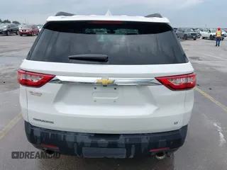 2020 Chevrolet Traverse LT Cloth z VIN 1GNERGKW3LJ127398, wystawiony jako IAAI lot #42161330 z przebiegiem 96 140 mil mil oraz . Historia ofert i sprzedaży dostępna na DreamBid. Obrazek 16.