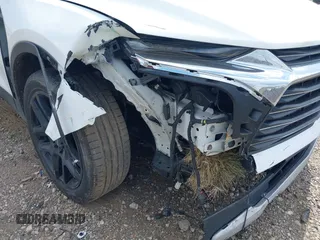 2021 Chevrolet Blazer LT z VIN 3GNKBCRS6MS510688, wystawiony jako IAAI lot #42651746 z przebiegiem 84 794 mil mil oraz . Historia ofert i sprzedaży dostępna na DreamBid. Obrazek 6.