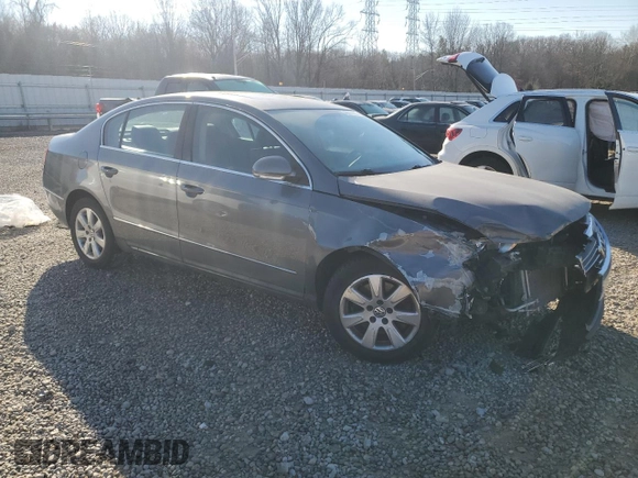 2006 Volkswagen Passat Value Edition z VIN WVWAK73C06P027101, wystawiony jako Copart lot #46810855 z przebiegiem 116 246 mil mil oraz Szkoda całkowita • Salvage title. Historia ofert i sprzedaży dostępna na DreamBid. Obrazek 4.