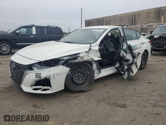 2024 Nissan Altima 2.5 S with VIN 1N4BL4BV6RN332210, listed as a Copart auction lot 49221095 with 10,547 mi miles and Salvage Title. Bid and sale history available at carsss.com. Image 1.