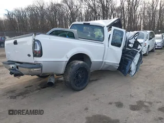 2001 Ford Super Duty F-250 XL with VIN 1FTNX20F01EA81930, listed as a IAAI auction lot 41497045 with 195,620 mi miles. Bid and sale history available at carsss.com. Image 4.