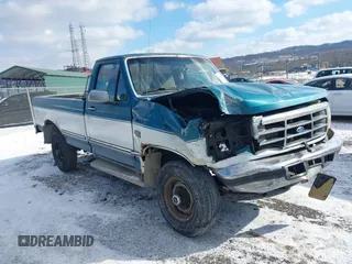 1996 Ford F-250 with VIN 2FTHF26G0TCA64327, listed as a IAAI auction lot 41397949 with 333,048 mi miles. Bid and sale history available at carsss.com. Image 1.