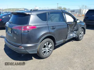 2018 Toyota RAV4 LE с VIN JTMBFREV2JJ211423, выставлен на аукционе IAAI как лот 42068521 с пробегом 85 089 миль миль и . История ставок и продаж доступна на DreamBid. Изображение 4.