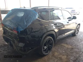 2022 Volkswagen Atlas SE with VIN 1V2KR2CA8NC550050, listed as a IAAI auction lot 42099174 with 55,967 mi miles and . Bid and sale history available at DreamBid. Image 4.