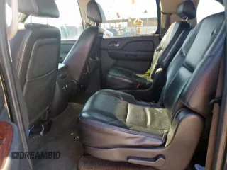 2009 Chevrolet Suburban LTZ with VIN 1GNFC36099R206170, listed as a Copart auction lot 46954815 with 272,788 mi miles and Clean title. Bid and sale history available at DreamBid. Image 11.