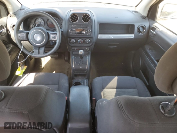 2016 Jeep Compass Sport SE z VIN 1C4NJDBB1GD779260, wystawiony jako Copart lot #56040065 z przebiegiem Nie podano mil oraz Czysty tytuł • Clean title. Historia ofert i sprzedaży dostępna na DreamBid. Obrazek 8.