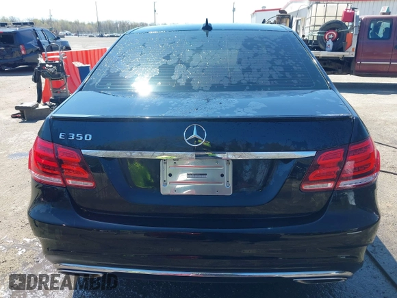 2014 Mercedes-Benz E 350 Sport z VIN WDDHF5KB0EA894960, wystawiony jako IAAI lot #41962833 z przebiegiem 157 672 mil mil oraz . Historia ofert i sprzedaży dostępna na DreamBid. Obrazek 15.