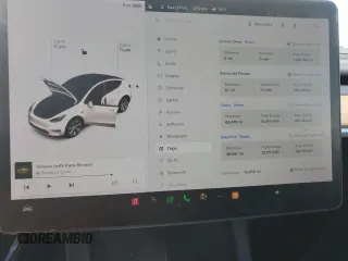 2021 Tesla Model Y Long Range z VIN 5YJYGAEE4MF267156, wystawiony jako Copart lot #50634185 z przebiegiem 72 850 mil mil oraz Szkoda całkowita • Salvage title. Historia ofert i sprzedaży dostępna na DreamBid. Obrazek 9.