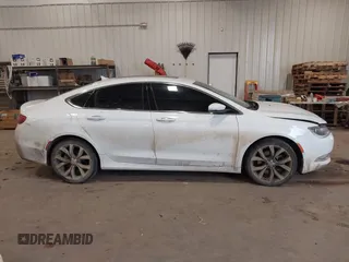 2015 Chrysler 200 C z VIN 1C3CCCEG7FN601806, wystawiony jako IAAI lot #41044329 z przebiegiem 175 728 mil mil oraz . Historia ofert i sprzedaży dostępna na DreamBid. Obrazek 13.